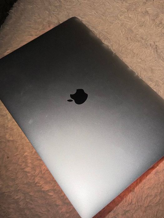 Продам MacBook Pro
