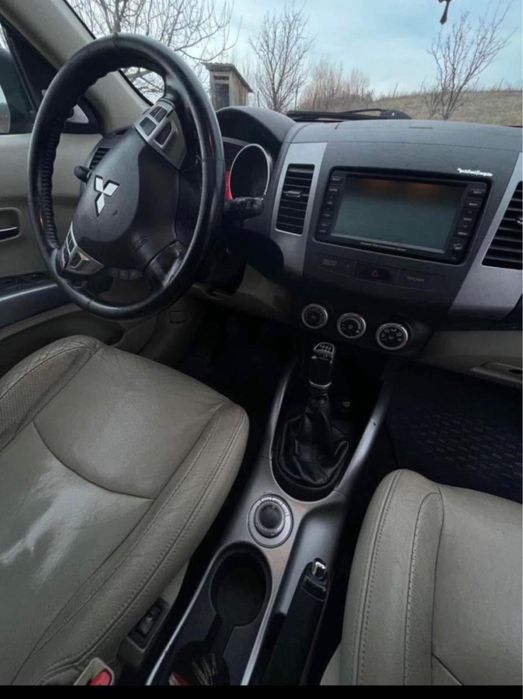 Mitsubishi outlander 7 locuri 156 cp 2008