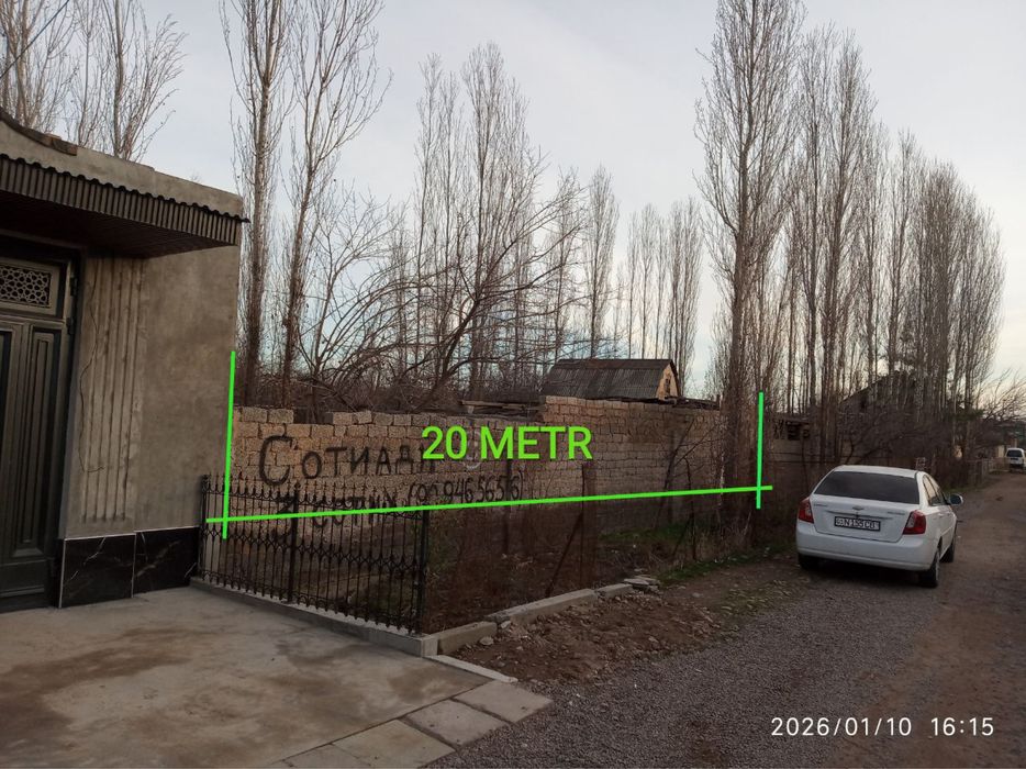 3 sotix yer sotiladi