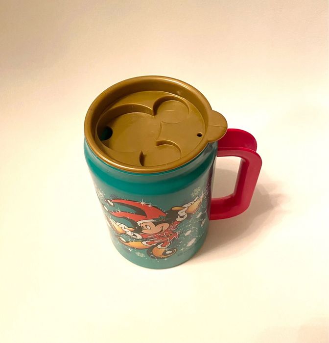 Пластиковая кружка