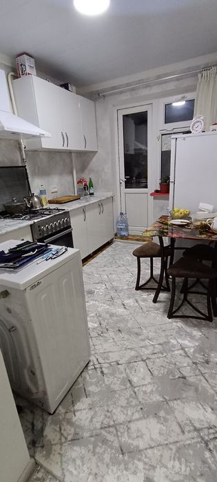 Chorsu 1 xonali uy Sotiladi