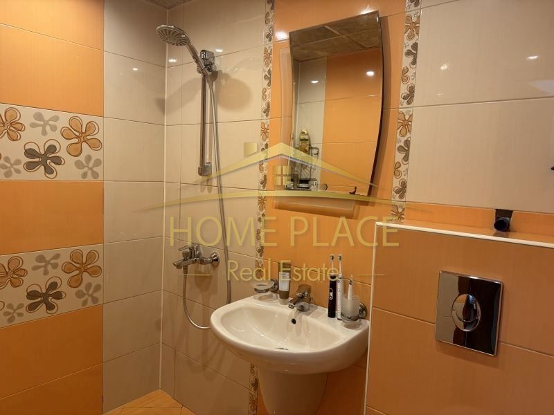 Тристаен апартамент в ж.к. Трошево