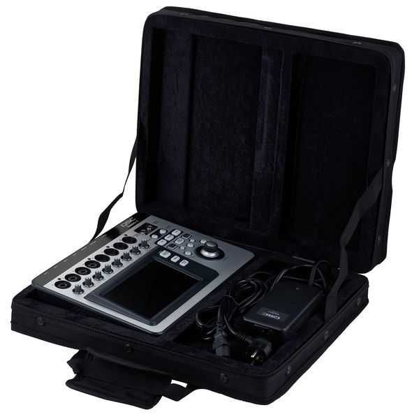 НАМАЛЕН!!! QSC TouchMix-8 в оригинален кейс и траф