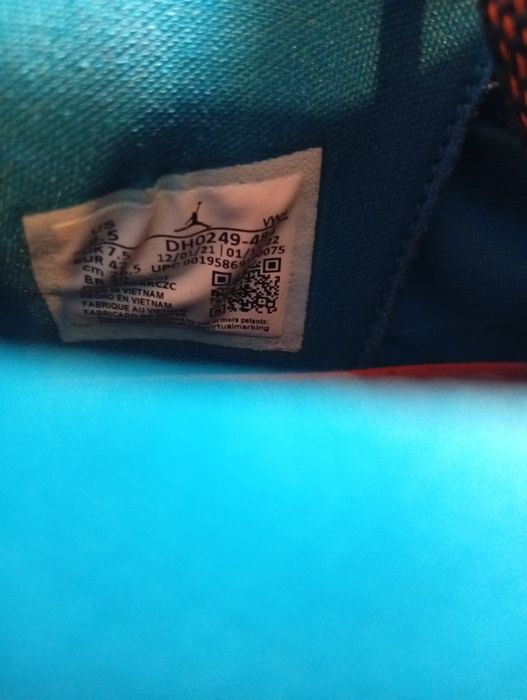 Nike Jordan separate zoom