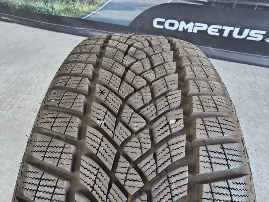 225/45/17 Goodyear 4бр
