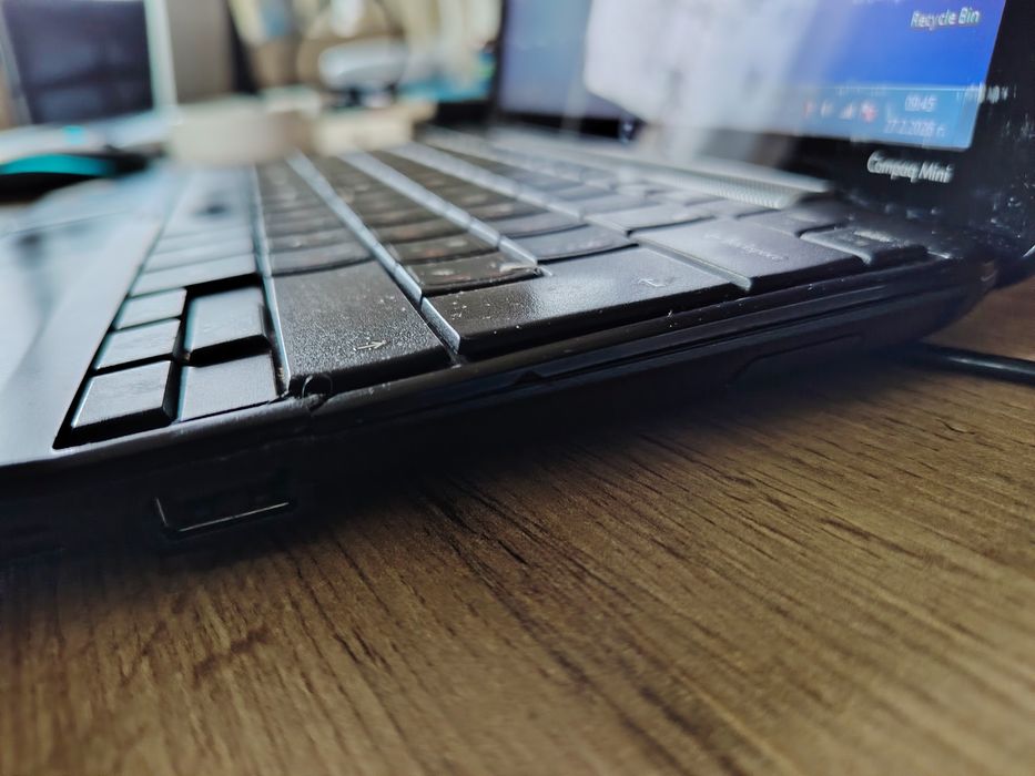 Компактен лаптоп Compaq Mini Офис пакет Готов за работа