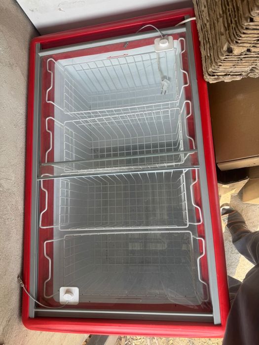 Морозильник продам срочно