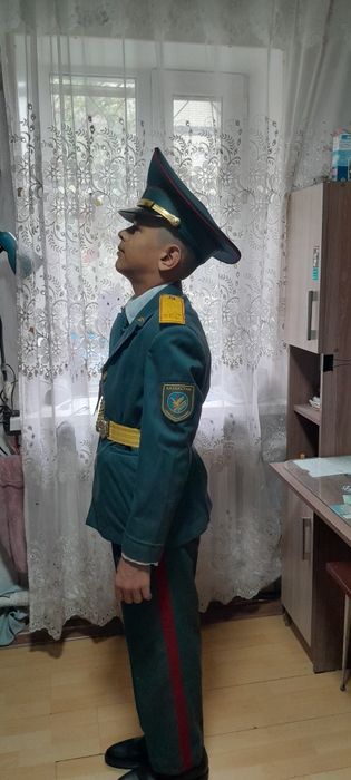 Продам.Кадетскую форму
