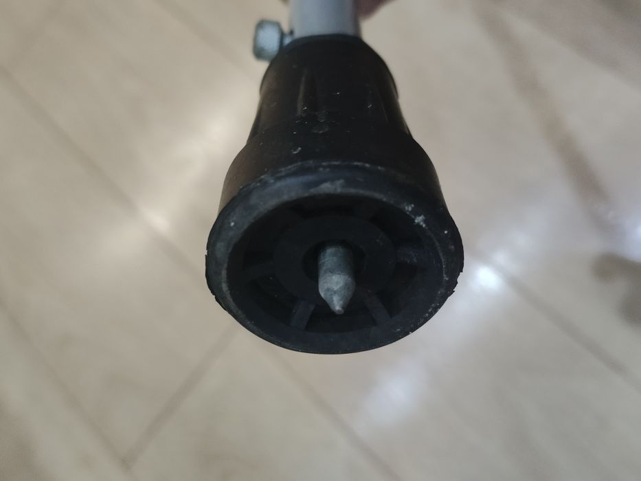 Трость алюминиевая, 90 см. 
Находится в городе