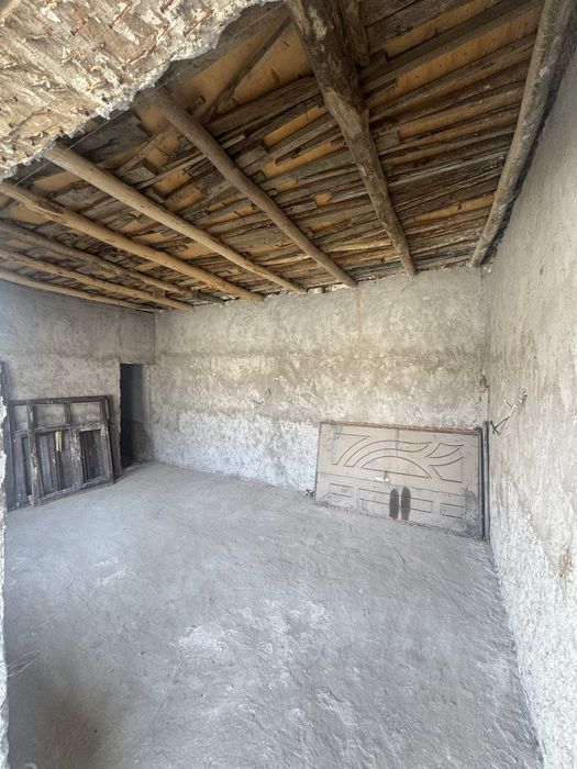 Yangi Toshmi postdan 10 km ichkarida 5 sotix 4 xona alohisa sanuzel