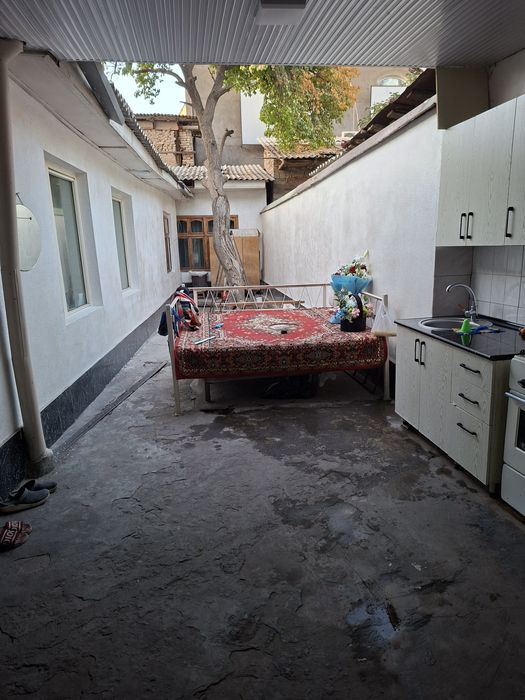 Hovli sotiladi 2 sotok