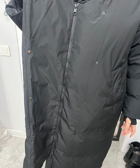 Зимняя куртка от Stradivarius.