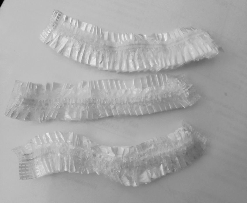 Шапочки  для душа и нетканые  упаковка 100 штук