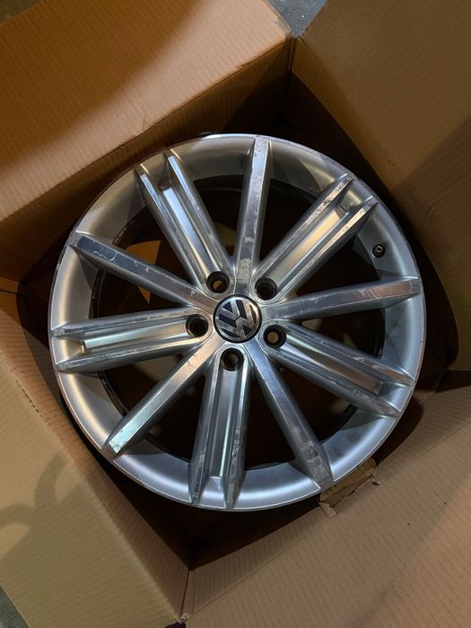 Продава оригинални джанти за VW Tiguan
