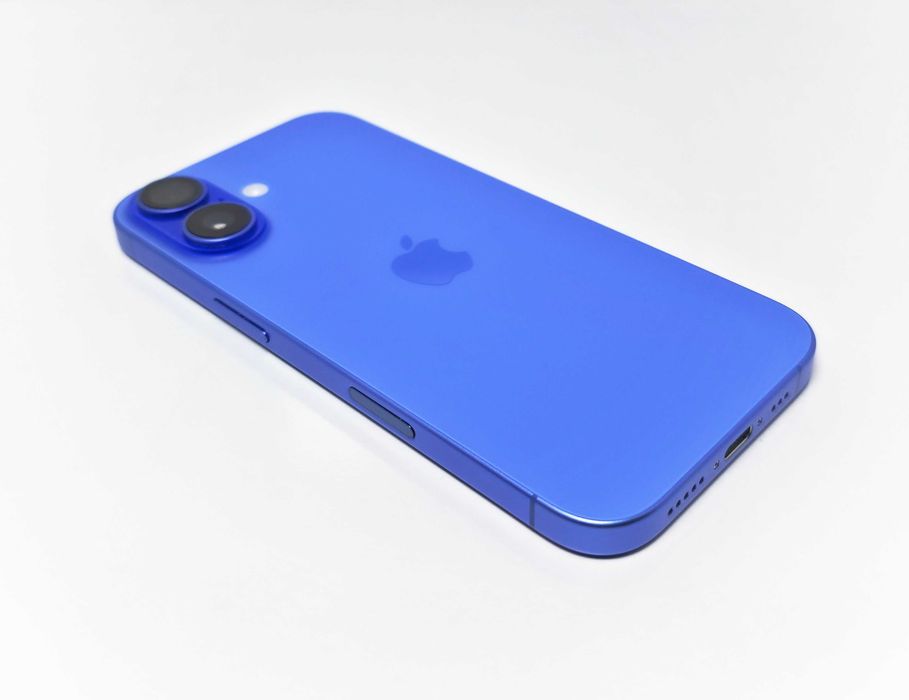 iPhone 16 128GB Ultramarine