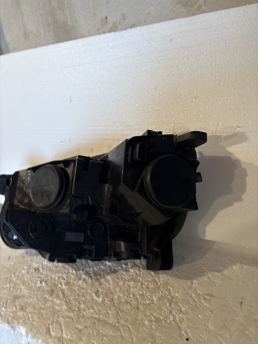 Фар Peugeot Rigther 18-