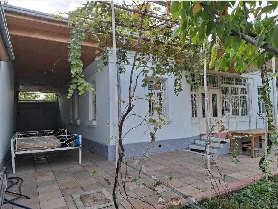 Продаю участок 4 соток 6 комната. Маххаля Янгиобод.