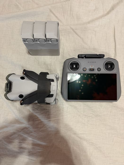 DJI mini 4 pro  combo