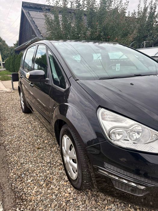 Vând Ford S-Max 2013