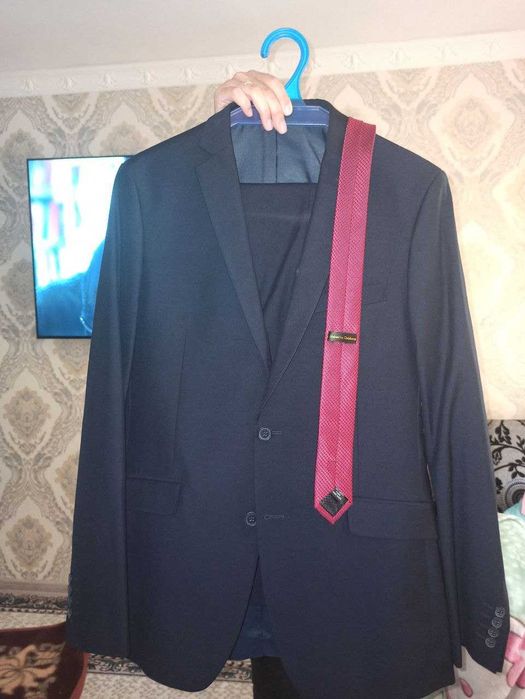 Мужской костюм новый