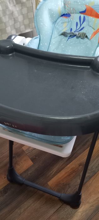 Продам стульчик детскии для кормление.