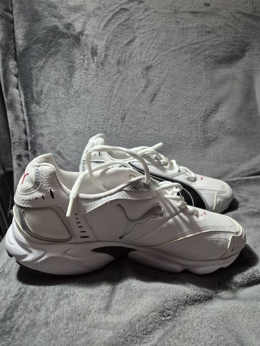 Vând pantofi sport Puma și o pereche ghete damă