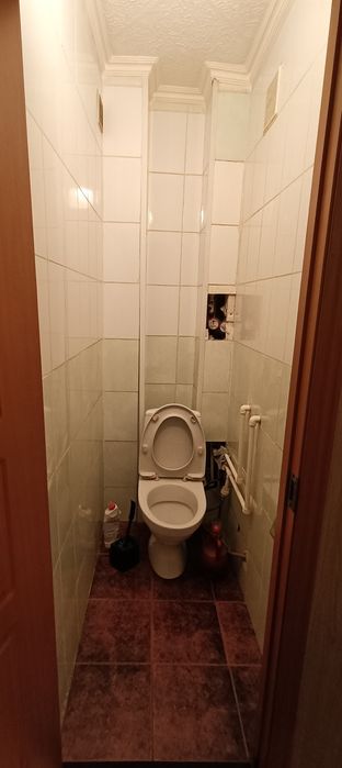 Продам квартиру  3 комнатную