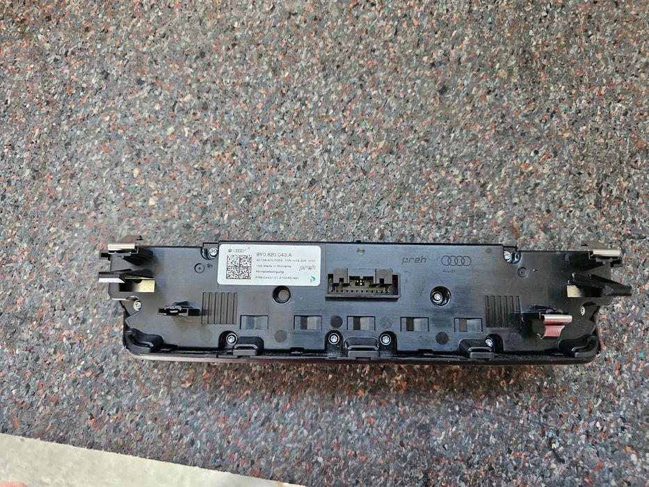 Panou clima Audi A3 8Y in state buna 8Y0820043A