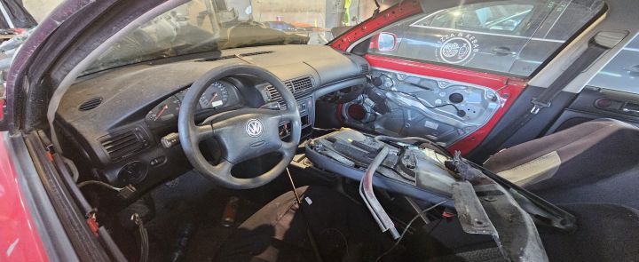 Aripa fata stanga Volkswagen VW Passat B5