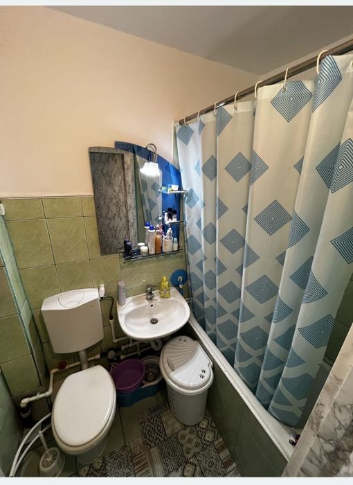 Inchiriez apartament  cu două camere utilat,  mobilat, parcare