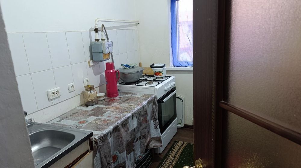 3 xonali kvartira sotiiladi.