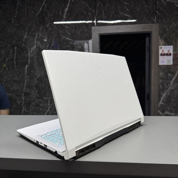 Msi sword gaming i7 noutbuk notebook