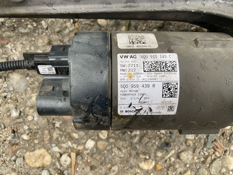 електрическа кормилна рейка Passat B8