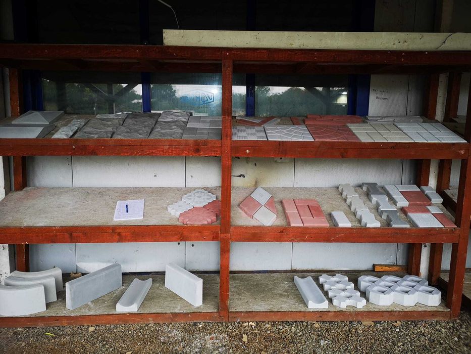 Pavele,borduri,placari garduri beton