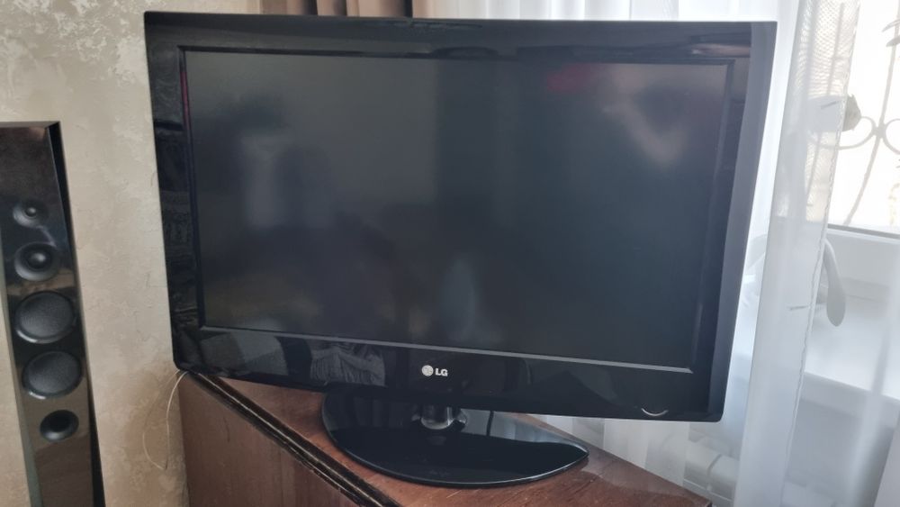 Жидкокристалический телевизор LG