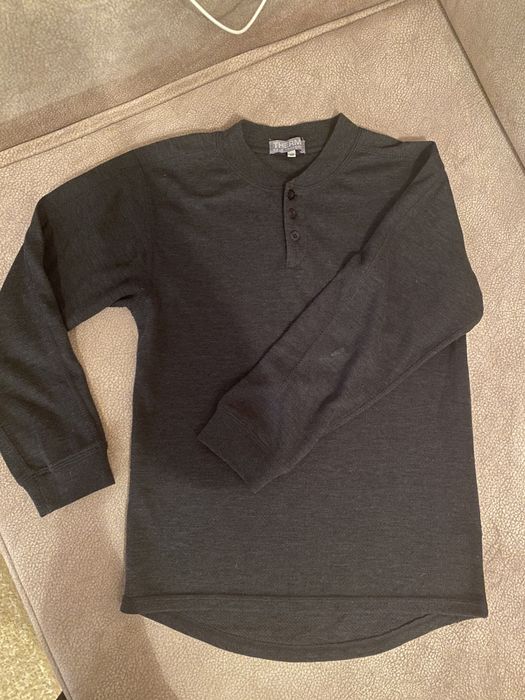 Продам кофту для мальчика на 11-12 лет