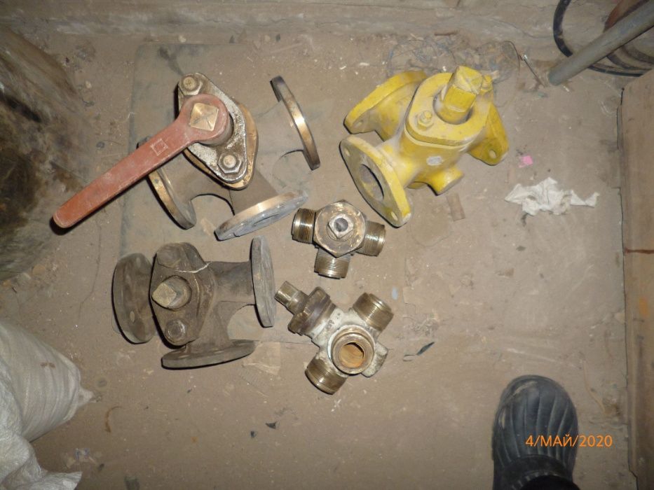 Краны бронзовые пробковые трехходовые