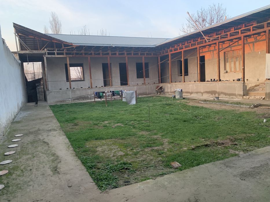 Srocno sotiladi Uy  8.5 sotix