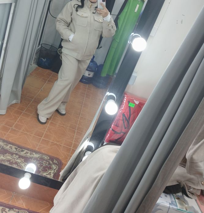 Miu miu brendidan pekin kastum shim yangi kiyilmagan