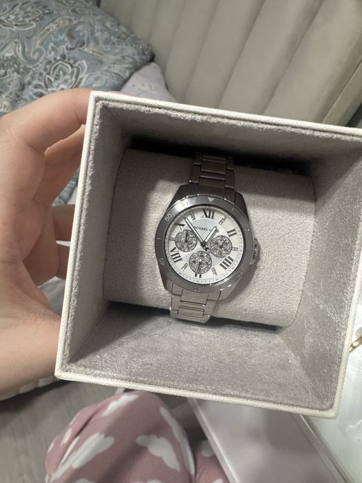 Часовник Michael Kors