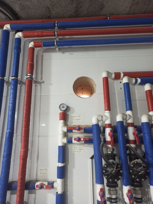 Отверстия для кондиционера вытяжка АЛМАЗНЫЙ БУРЕНИЯ с пылесосом.