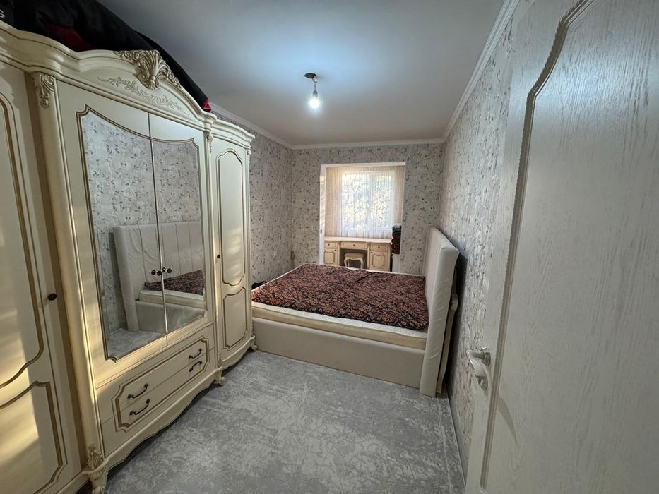 16-мкр. Продается 3хком квартира.