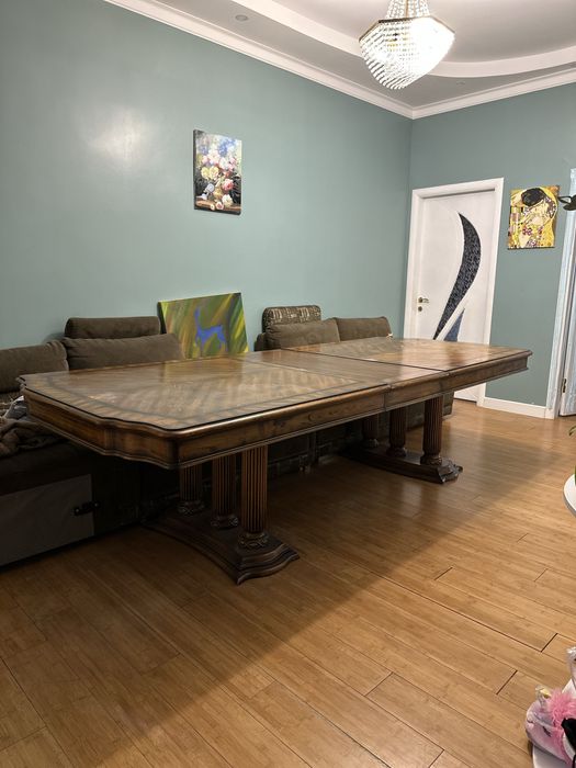 Продам шикарный стол и 6 стульев