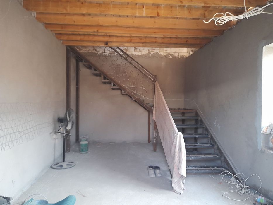 Ховли уй сотилади