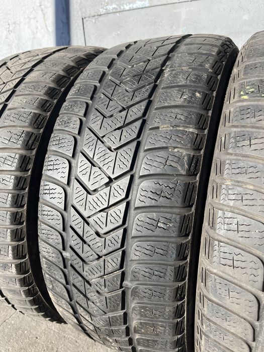4 бр. зимни гуми 225/45/17 Pirelli 4,5-5 mm DOT 3815