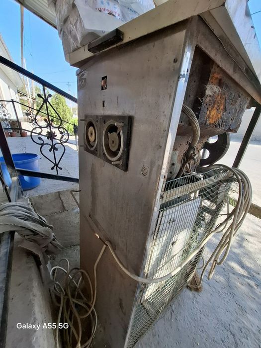 Muzqaymoq apparati sotiladi