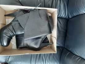 Ботуши от естествена кожа