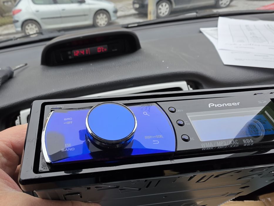 Продавам Pioneer deh-5200sd