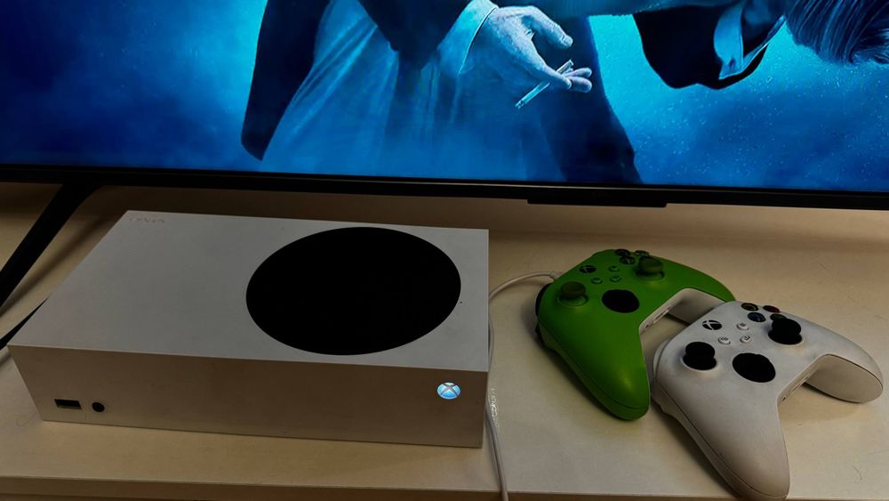 Xbox series s в отличном состоянии