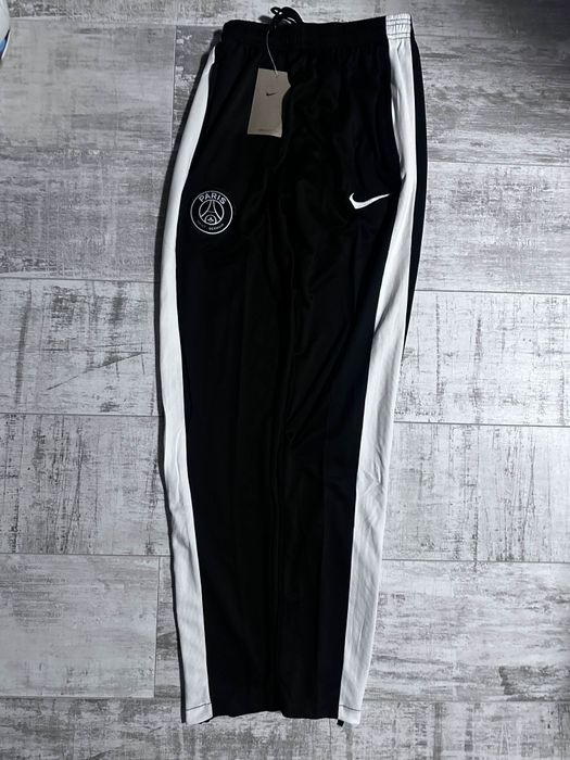 *NOU* compleu/trening negru si alb PSG
